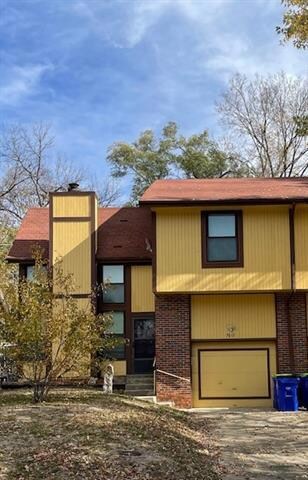 7612 W 86th St, Overland Park, KS 66212
