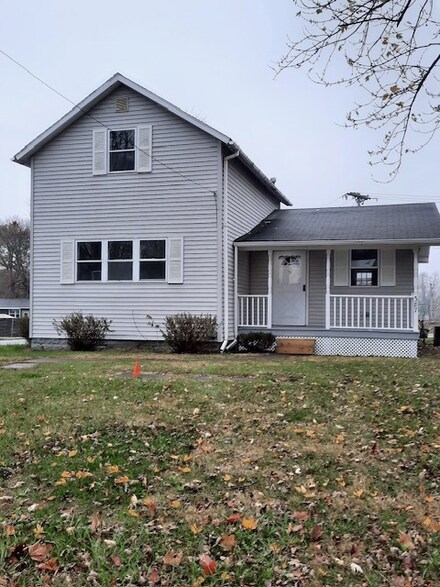 387 W Grove St, Sheldon, IL 60966