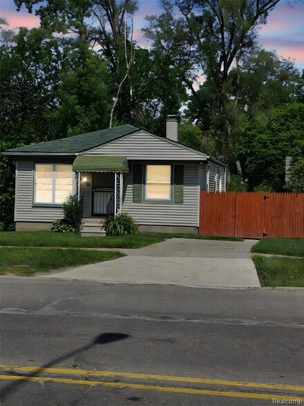 15330 Lahser Rd, Detroit, MI 48223