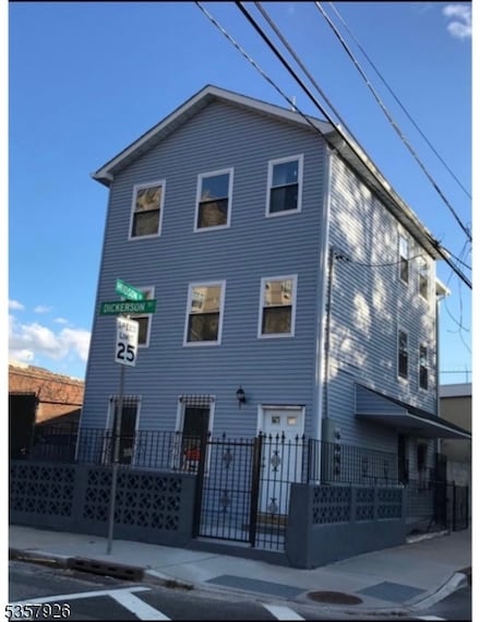 32 Dickerson St, Newark, NJ 07103
