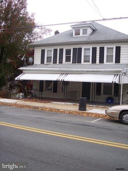 74 E Main St, Windsor, PA 17366