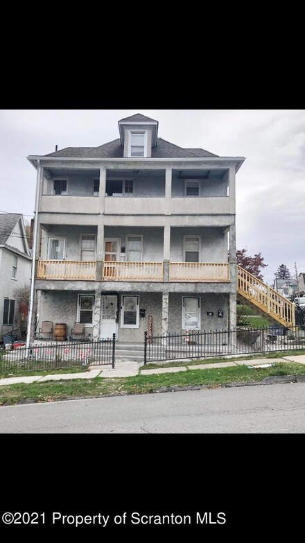 313 Smith St, Dunmore, PA 18512