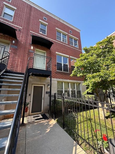 1333 N Burling St Unit B, Chicago, IL 60610