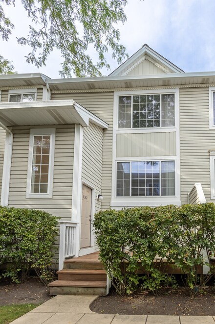 6382 Nugget Cir Unit 13, Hanover Park, IL 60133