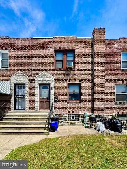 2065 Larue St, Philadelphia, PA 19124