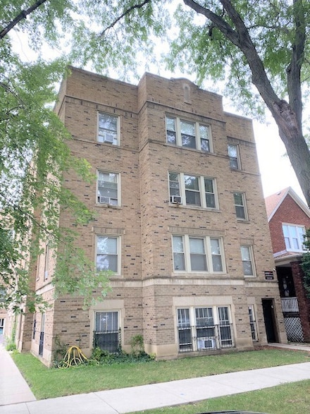 5542 W Leland Ave Unit 1A, Chicago, IL 60630
