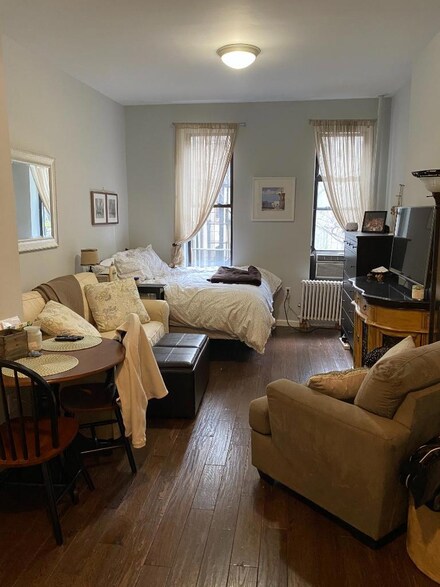 248 E 90th St Unit 2D, New York, NY 10128
