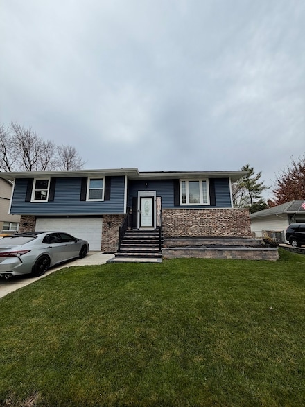 715 Lacy Ave, Streamwood, IL 60107