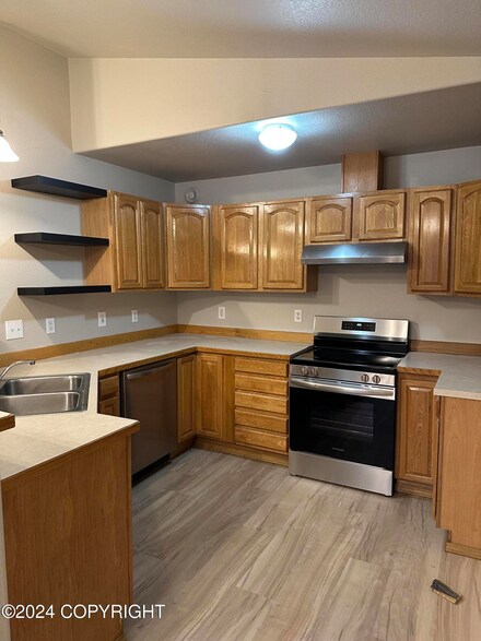 10896 E Timber Country Cir, Palmer, AK 99645