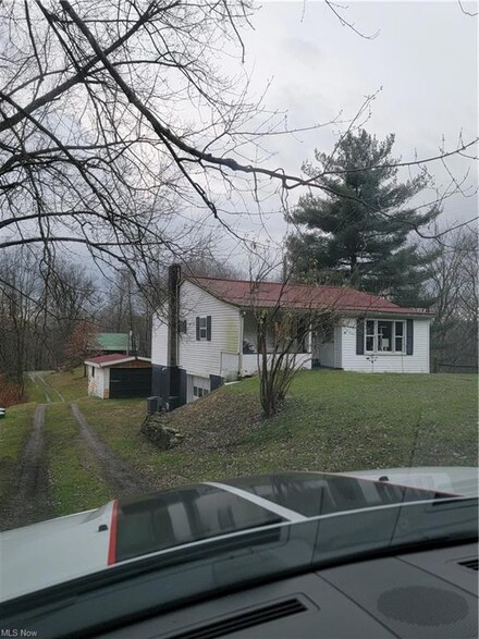 57520 New Cut Rd, Shadyside, OH 43947