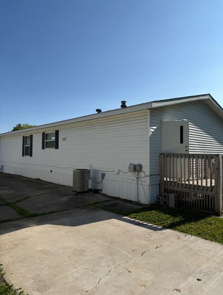 50 Candlelight Dr Unit 50, Chicago Heights, IL 60411