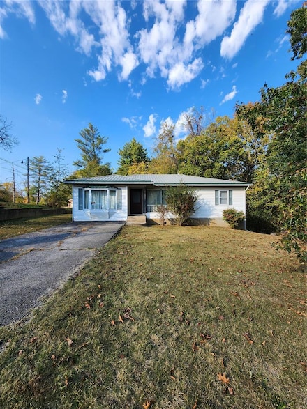 304 W 6th St, Dixon, MO 65459
