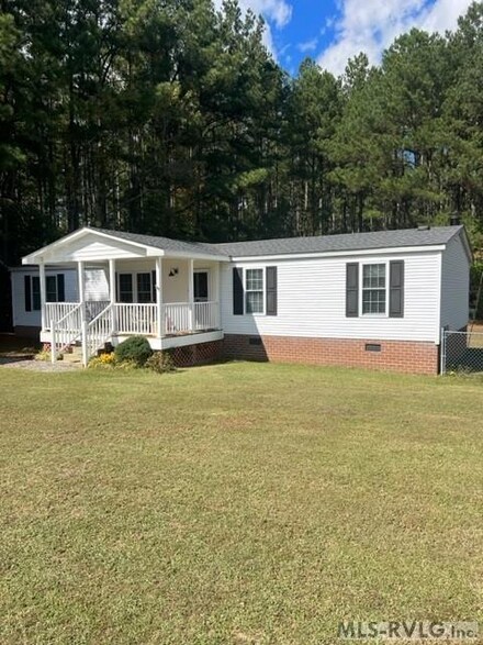 3587 Huckstep Rd, Brodnax, VA 23920