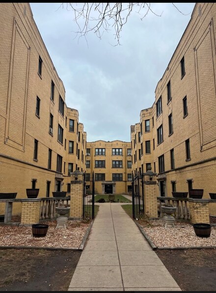 3823 N Greenview Ave Unit 1W, Chicago, IL 60613