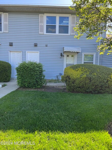 284 Crawford St, Eatontown, NJ 07724