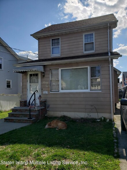 42 Montell St, Staten Island, NY 10302