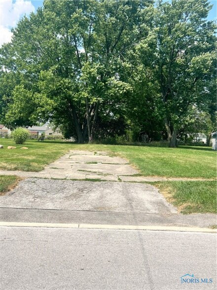 620 College St, Findlay, OH 45840