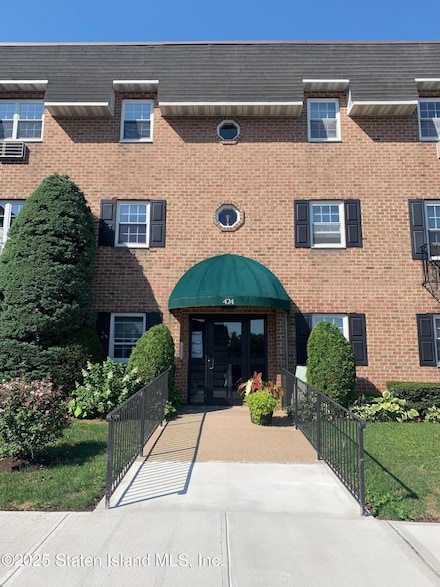 394 Maryland Ave Unit 2A, Staten Island, NY 10305