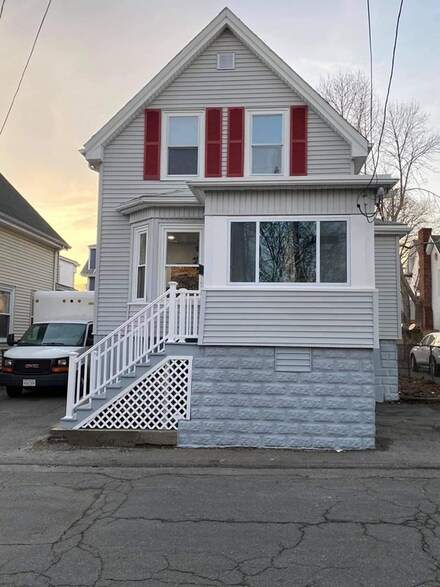 20 Sargents Ct, Lynn, MA 01905