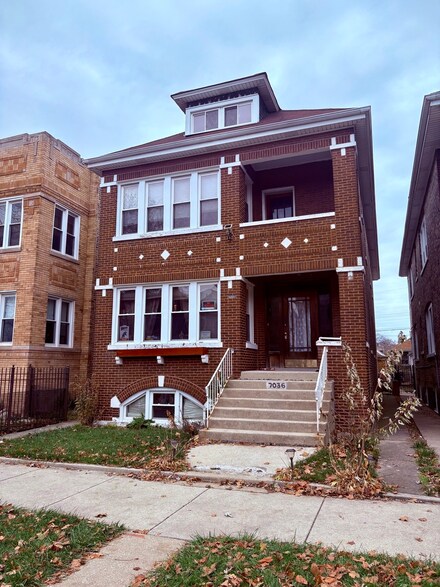 7036 S Artesian Ave, Chicago, IL 60629