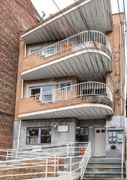 35-43 97th St, Corona, NY 11368