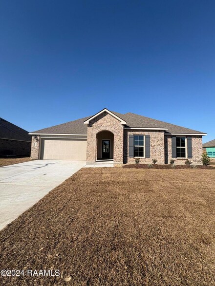 506 Fontaine Ct, Breaux Bridge, LA 70517