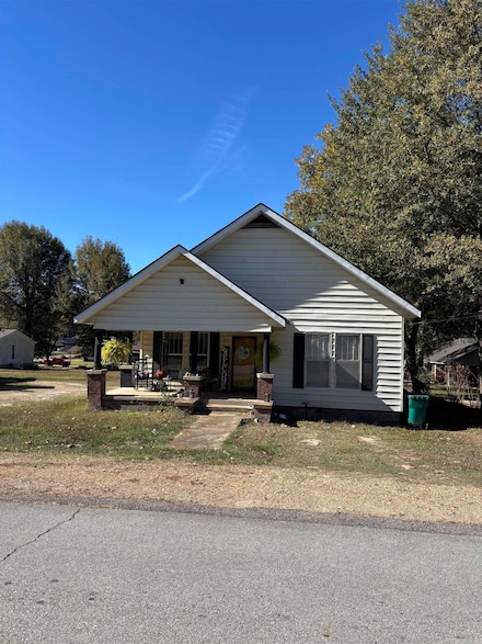 417 N 7th St, Nashville, AR 71852