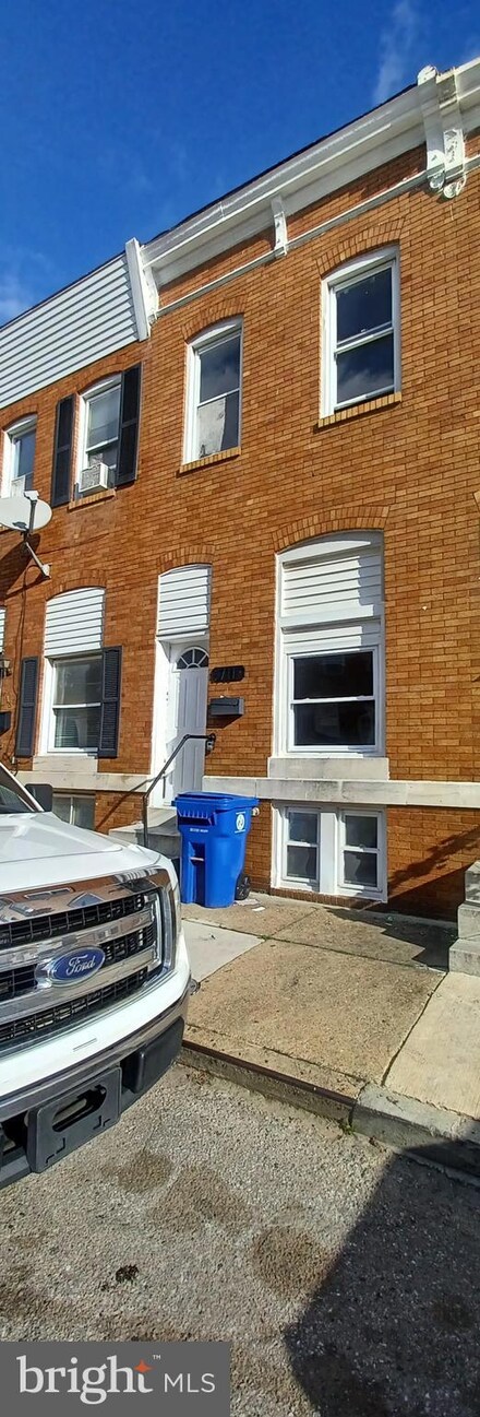 711 N Streeper St, Baltimore, MD 21205