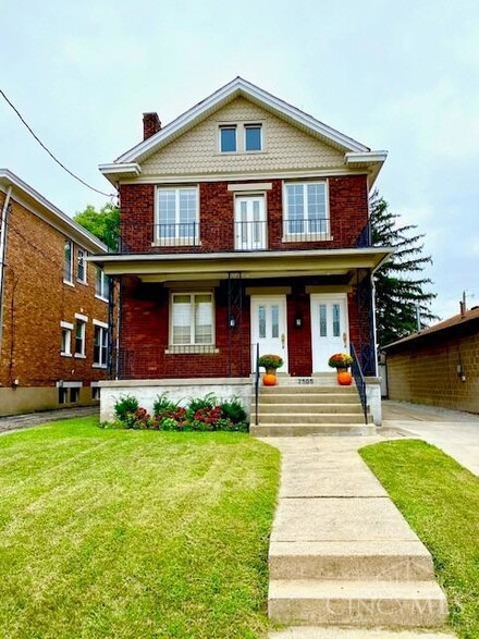 2905 Robertson Ave, Cincinnati, OH 45209