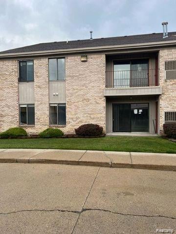 16143 Clarkson Dr Unit 2, Fraser, MI 48026