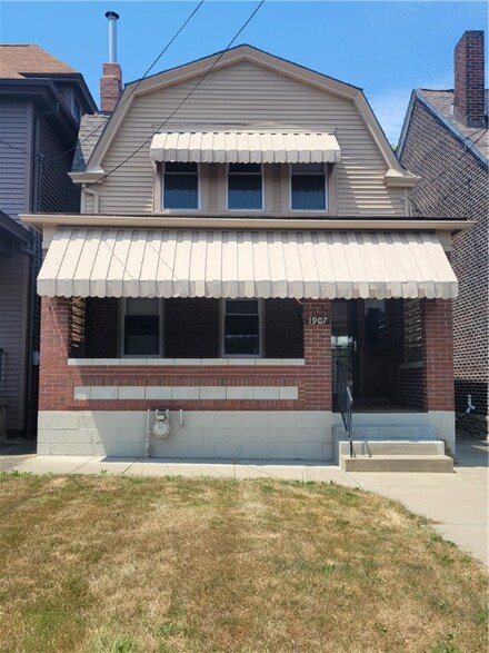 1907 Chislett St, Pittsburgh, PA 15206