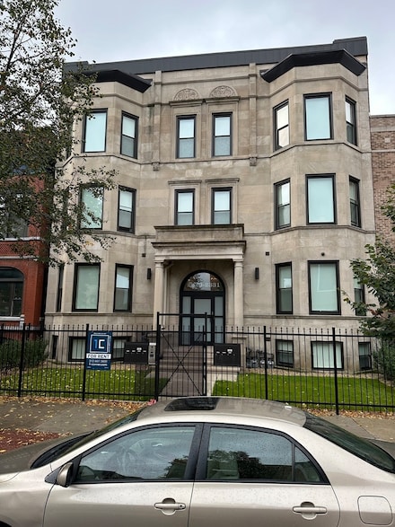 2329 W Monroe St Unit 2, Chicago, IL 60612