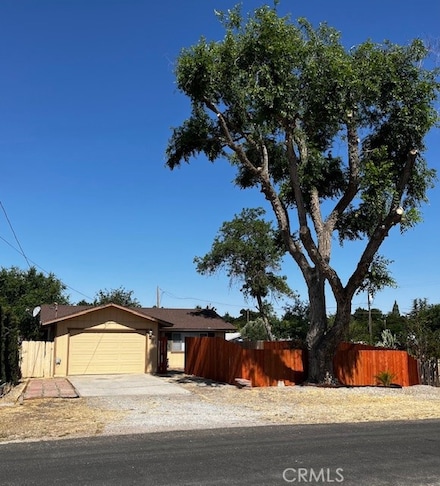 235 S 2nd St, Shandon, CA 93461