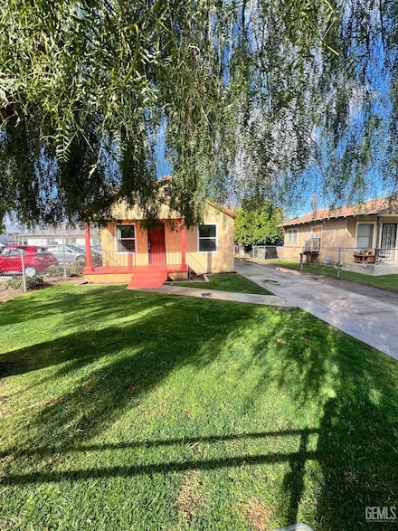 121 L St, Bakersfield, CA 93304