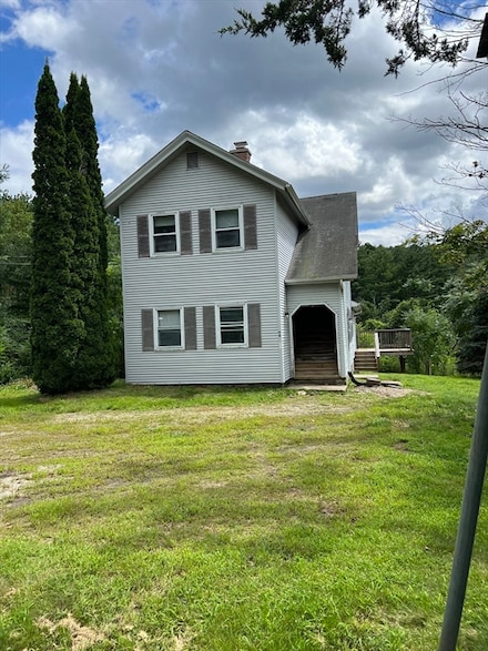 11 County Rd, Huntington, MA 01050