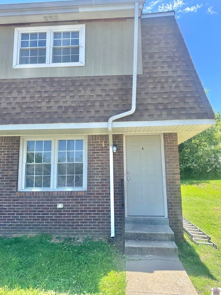 124 Barcelona Ct, Paducah, KY 42003