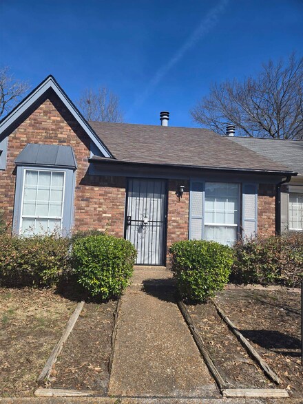 2794 E Hickory Bluff, Memphis, TN 38128