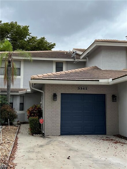 3341 Deer Creek Lake Shore Dr, Deerfield Beach, FL 33442