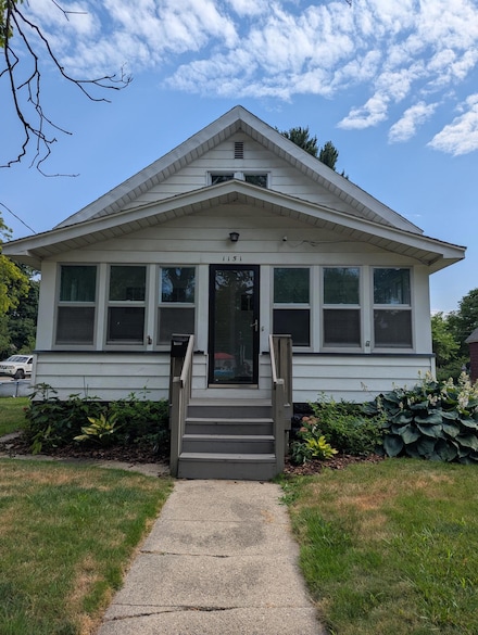 1151 W Dale Ave, Muskegon, MI 49441