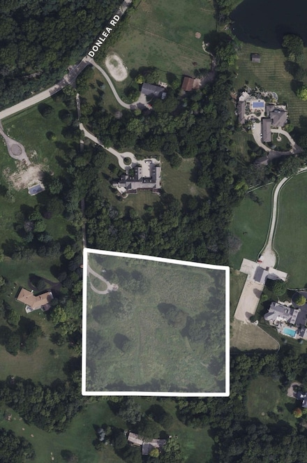 275 Donlea Rd, Barrington, IL 60010