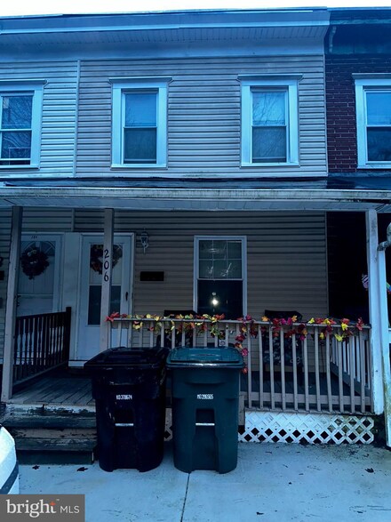 206 W Chestnut St, Coatesville, PA 19320