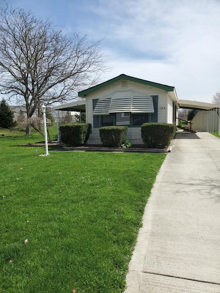 153 Hickory Cir, Elyria, OH 44035