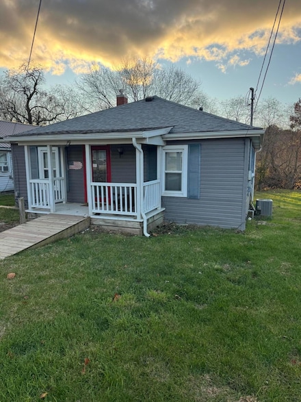 19 Riverside Dr, Utica, OH 43080