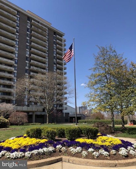 1800 Old Meadow Rd Unit 321, McLean, VA 22102