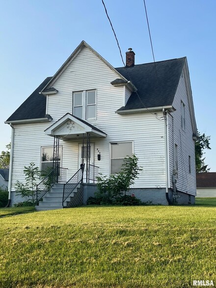 825 Pleasant St, Kewanee, IL 61443