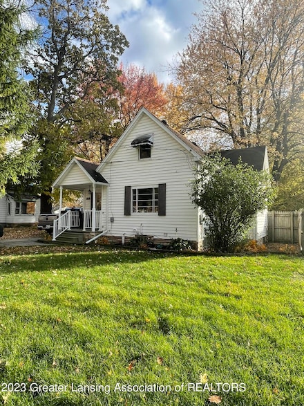 121 W Hodge Ave, Lansing, MI 48910