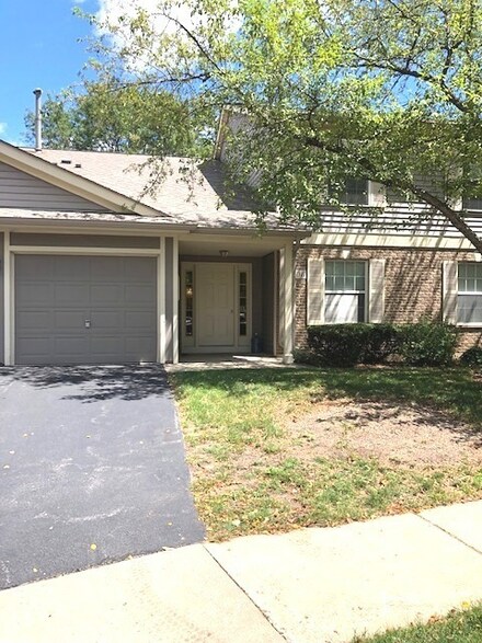 1106 Stratford Ct Unit 6A11, Elgin, IL 60120