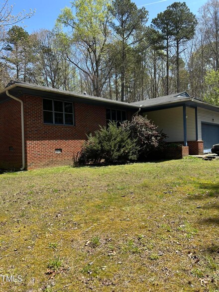 4001 W Antioch Dr, Oxford, NC 27565