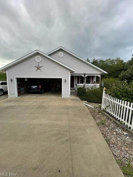 79595 Freeport Tippecanoe Rd, Tippecanoe, OH 44699