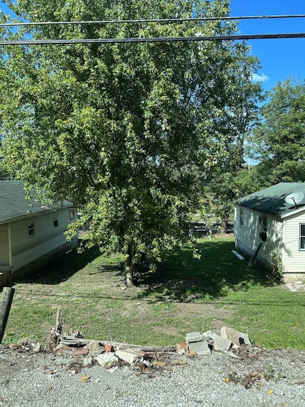 2670 James River Rd, Huntington, WV 25701